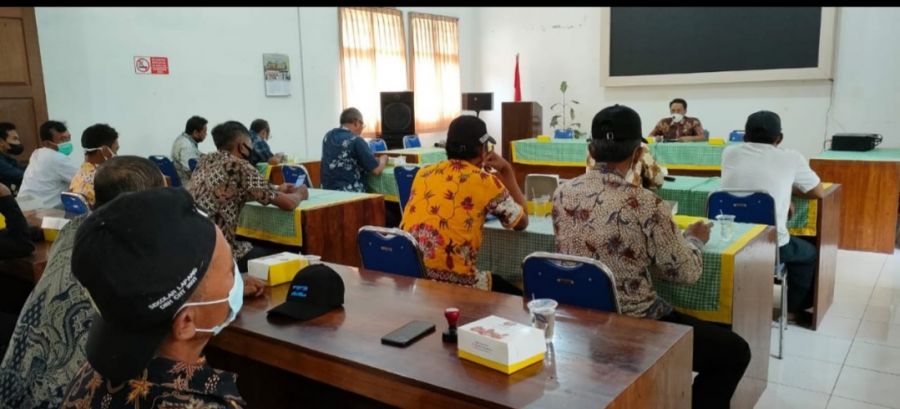 UPPO dan DPKP Beri Bantuan DBHCHT Kepada 20 Poktan Tembakau di Tuban