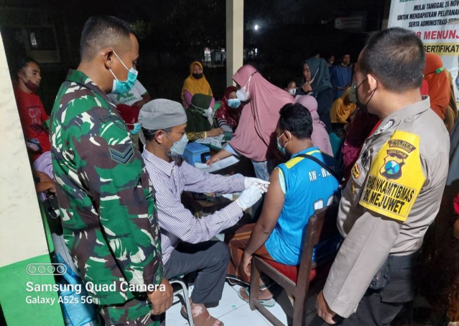 Vaksinasi di Lima Lokasi Wilayah Sumberrejo Mendapat Antusiasme Warga yang Luar Biasa