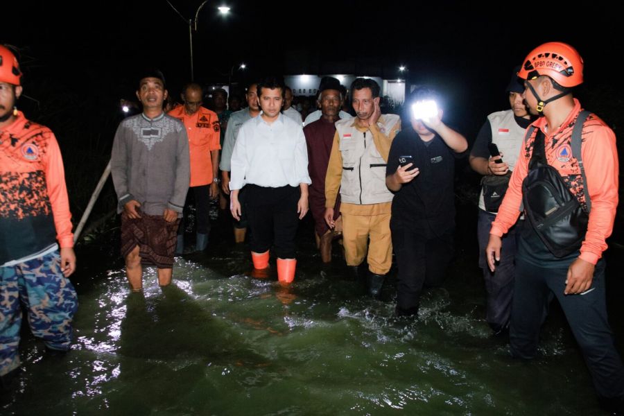 Wagub Jatim Tinjau Tanggul Kali Lamong yang Jebol di Gresik
