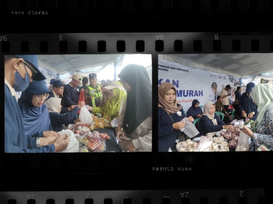 Warga Atusias Belanja Kebutuhan Pokok di Gerakan Pangan Murah Pemkab Bojonegoro