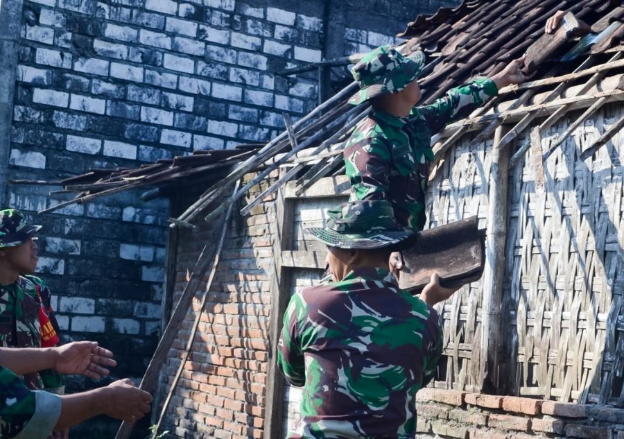 Wujudkan RAK Juang Tangguh, Kodim 0813 Bojonegoro bedah rumah Warga Campurejo