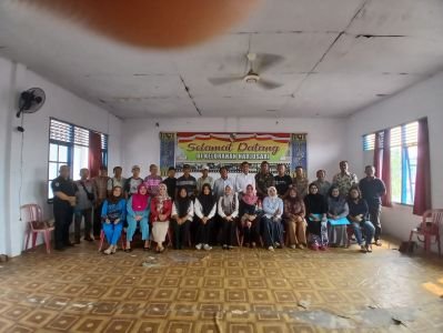 Babinsa Koramil 06/Sukajadi Hadiri Perkenalan Lurah Harjosari dan Penyerahan SK Ketua RT/RW