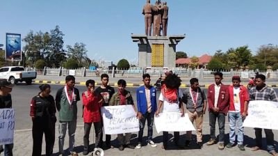 cipayung-plus-kota-kupang-gelar-mimbar-bebas-tolak-penyematan-gelar-raja-timor-kepada-jokowi