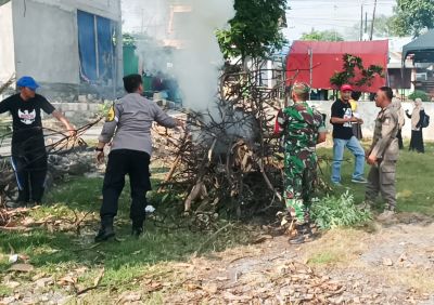 Dukung Pencanangan BBGRM XXI, Babinsa Koramil Dander Bojonegoro Karya Bakti bersama Masyarakat