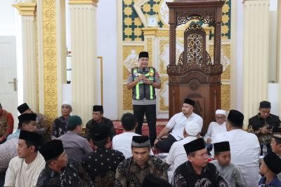 Kapolres Sawahlunto Pimpin Jum’at Keliling di Kumbayau : Waspadai Penipuan Online dan Jauhi Narkoba