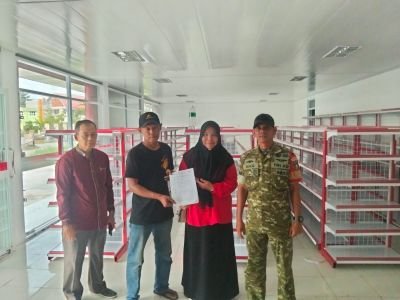 Kodim 0301/Pekanbaru Kawal Pengembangan KDKMP Tangkerang Barat, 41 Rak Display Mulai Dipasang